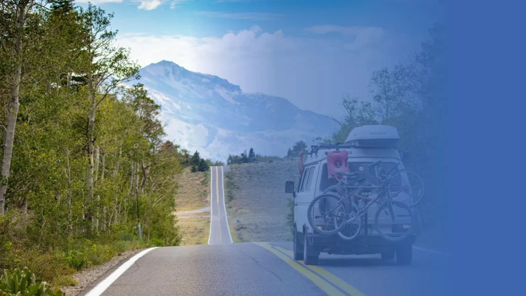 viajes-de-verano-cómo-ahorrar-en-combustible-con-la-app-de-Waylet-y-Newton